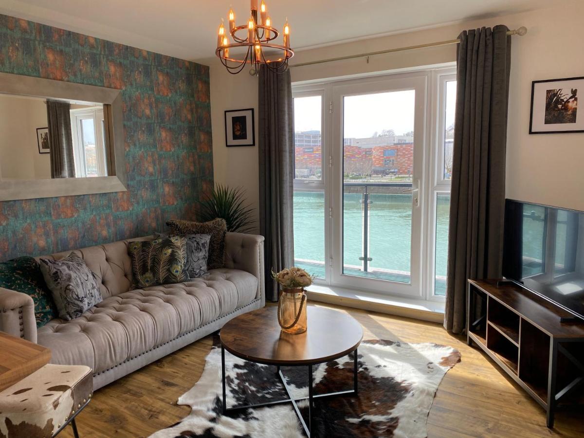 Luxury Riverfront Apartment Newport  Exteriér fotografie